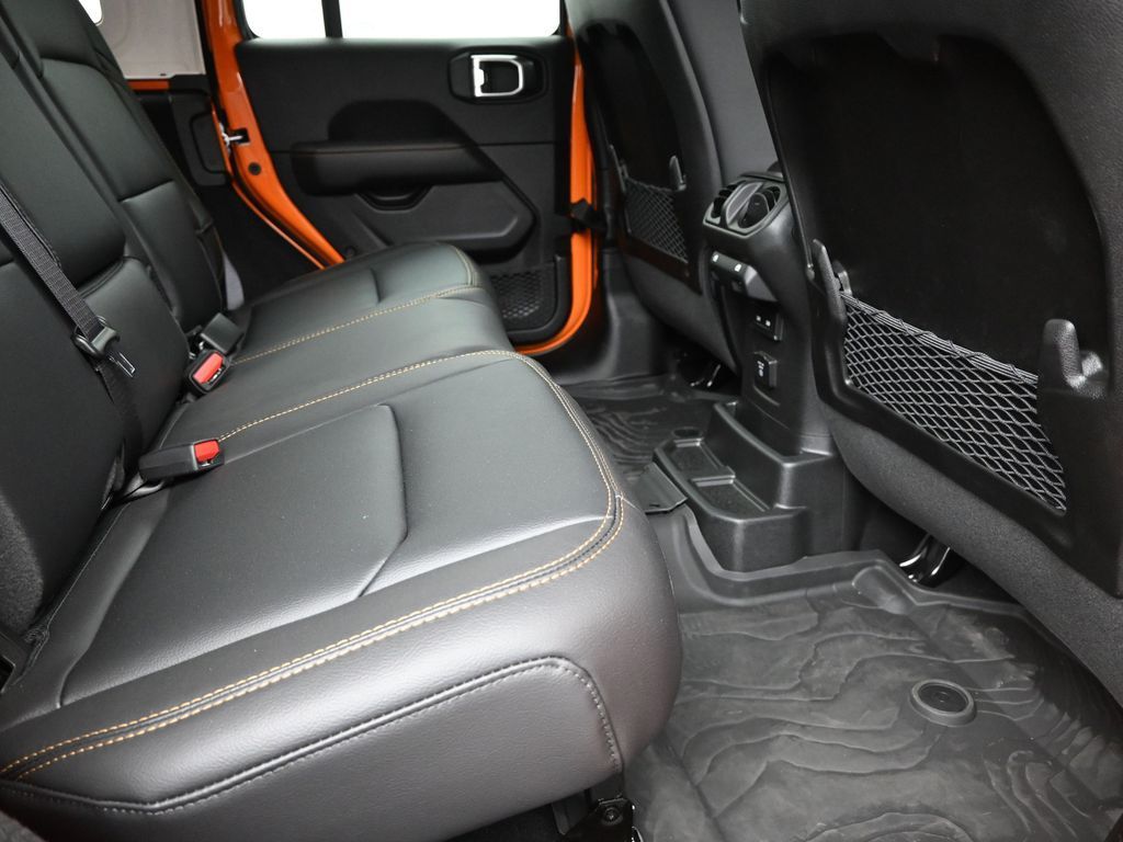 2025 Jeep Wrangler Sahara photo 6