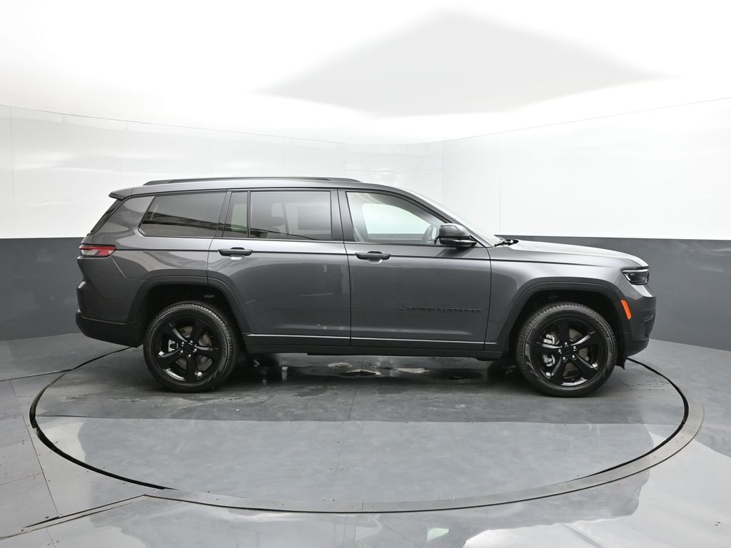 2025 Jeep Grand Cherokee Limited photo 22