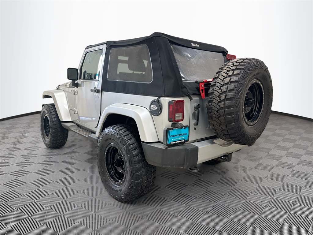 2012 Jeep Wrangler Sahara photo 12