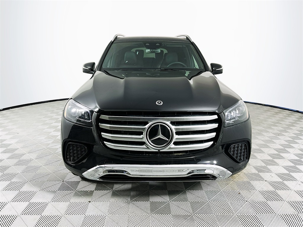 2025 Mercedes Benz GLS 450 4MATIC photo 2