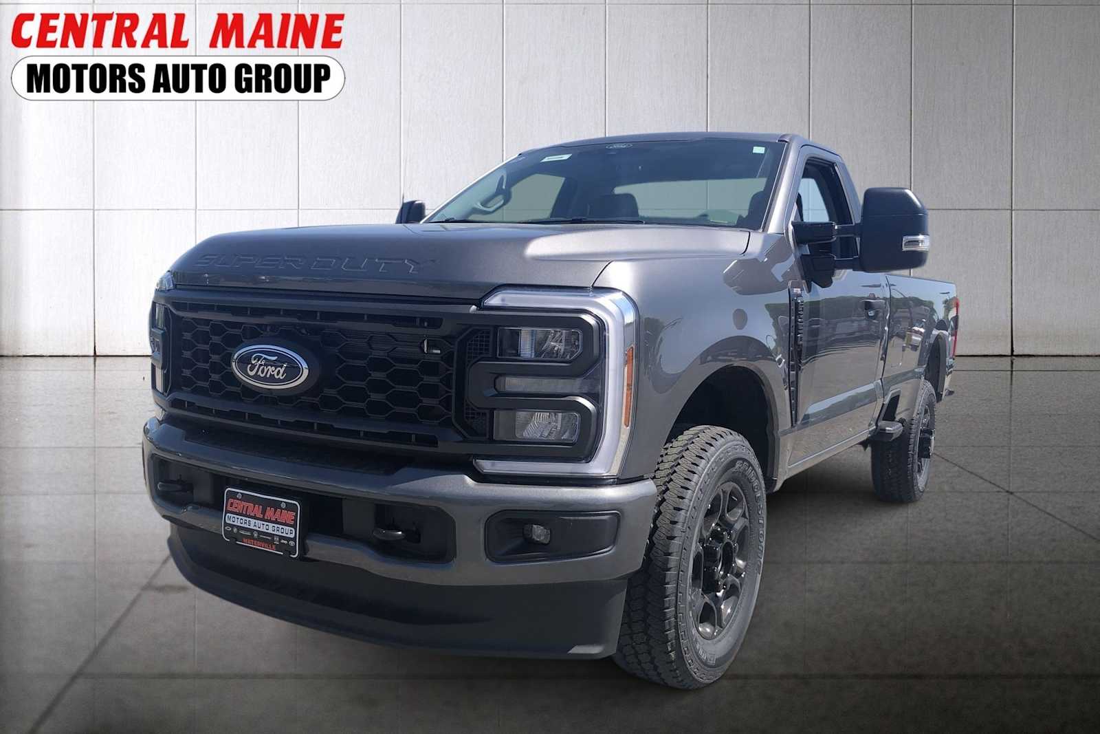 2025 Ford F-350 Super Duty XL's photo