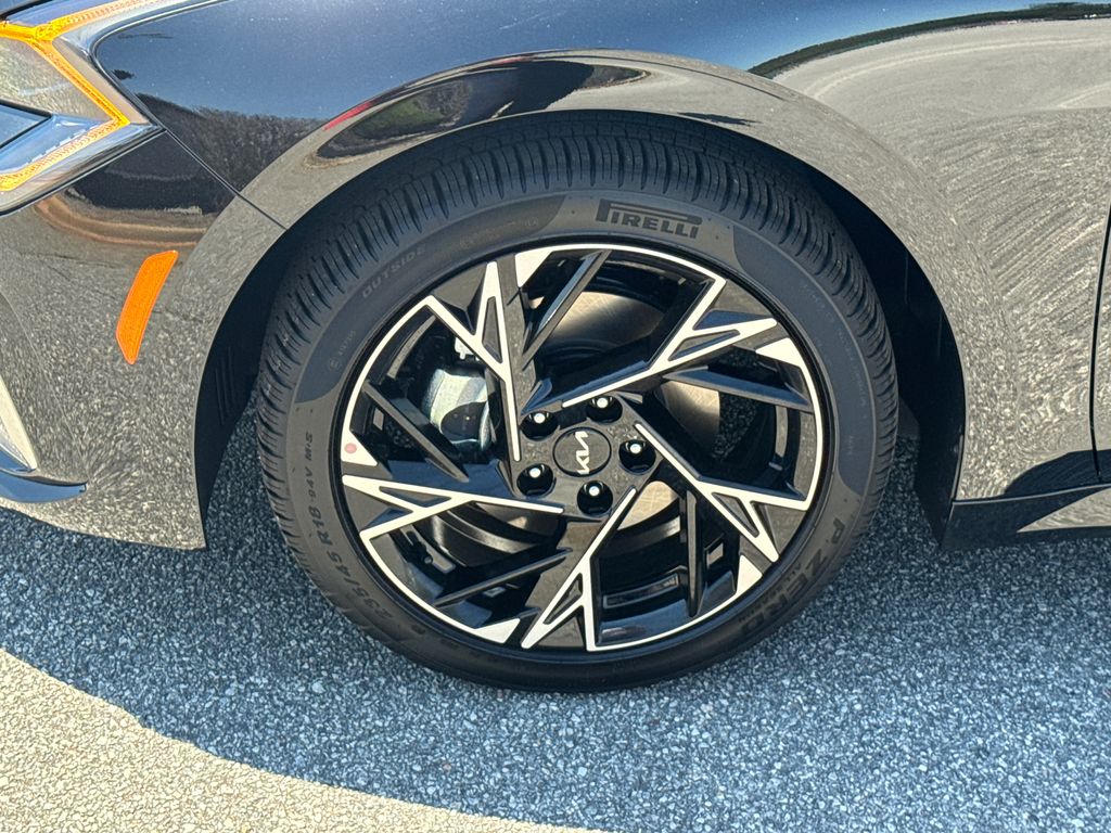 2025 Kia K5 GT-Line photo 11