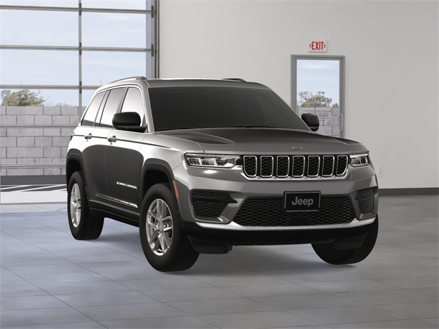 2025 Jeep Grand Cherokee Laredo photo 8