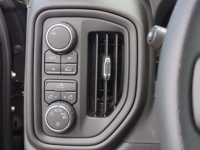 2025 Chevrolet Silverado 1500 Custom photo 21