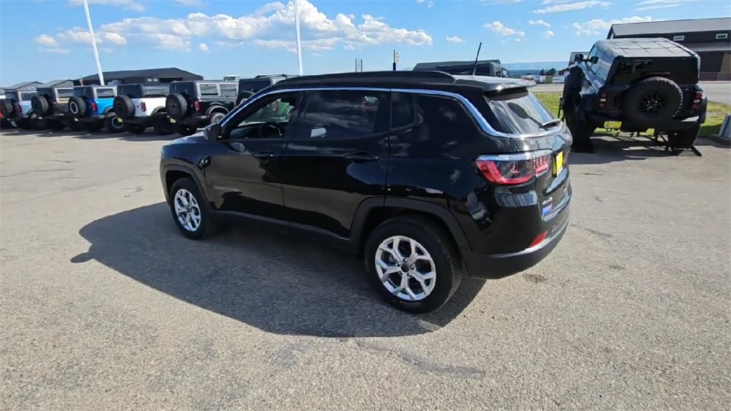 2025 Jeep Compass Latitude photo 6