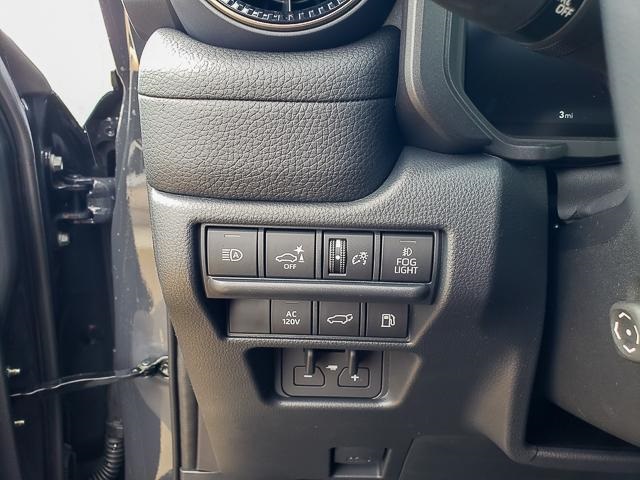 2025 Toyota Land Cruiser photo 9