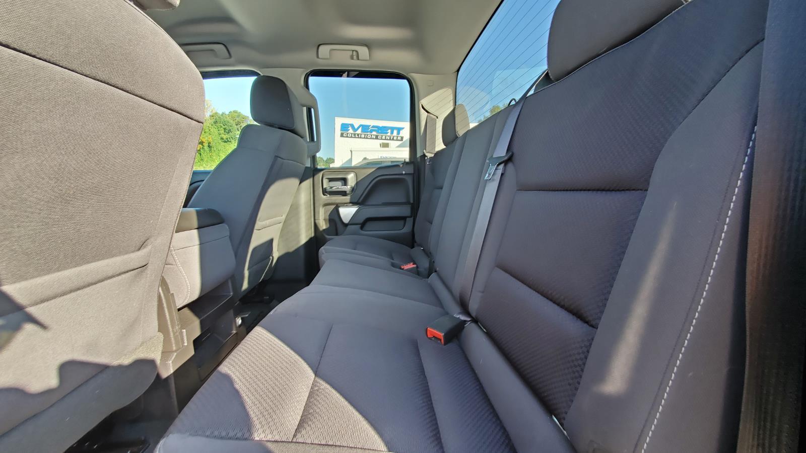 2018 Chevrolet Silverado 1500 LT photo 5