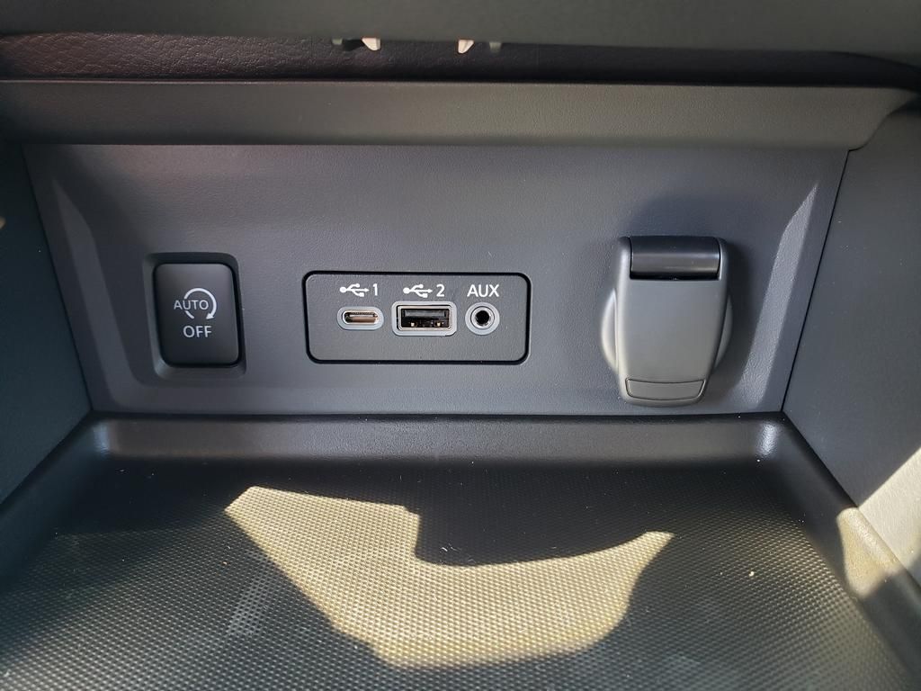 2025 Nissan Sentra SR photo 10