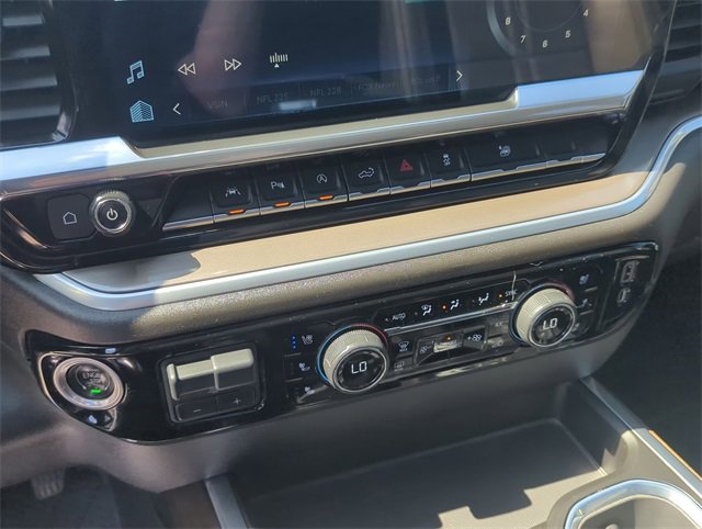2022 Chevrolet Silverado 1500 High Country photo 3
