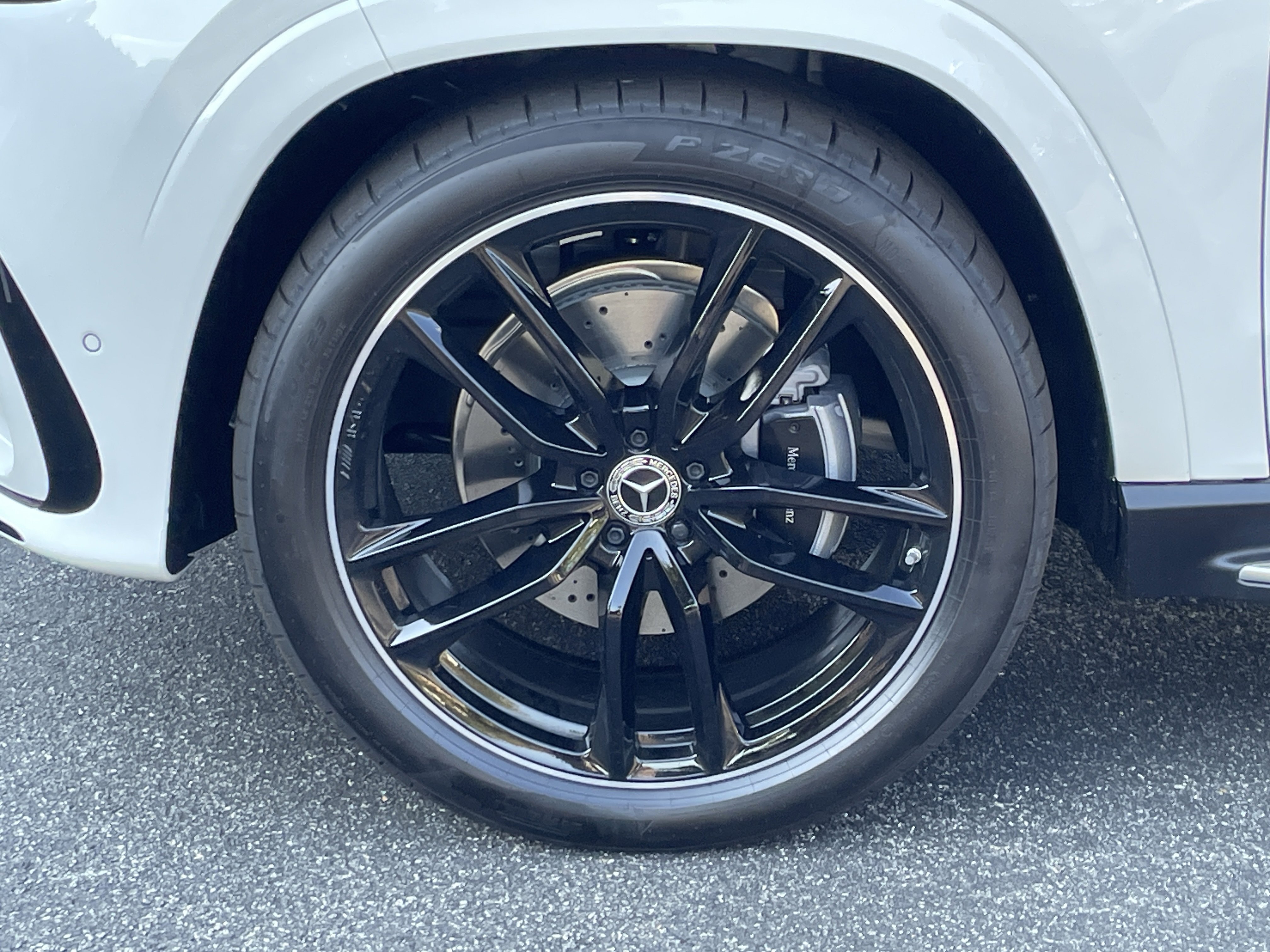 2026 Mercedes Benz GLS 450 4MATIC photo 2