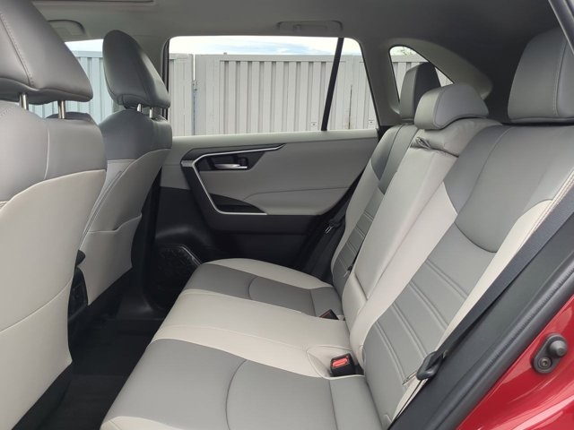 2023 Toyota RAV4 XLE Premium photo 13