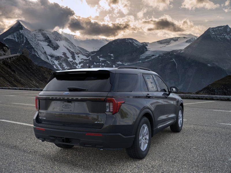2025 Ford Explorer photo 8
