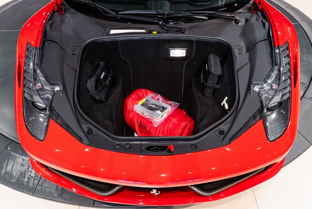 2015 Ferrari 458 Italia Base photo 16