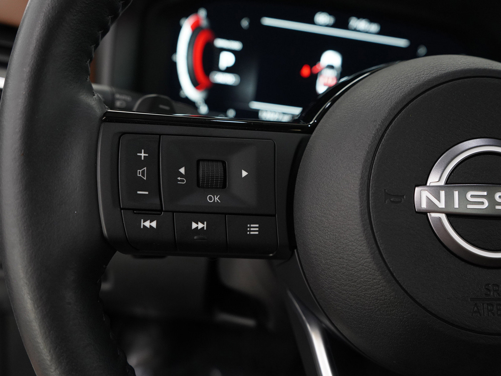 2024 Nissan Rogue Platinum photo 25