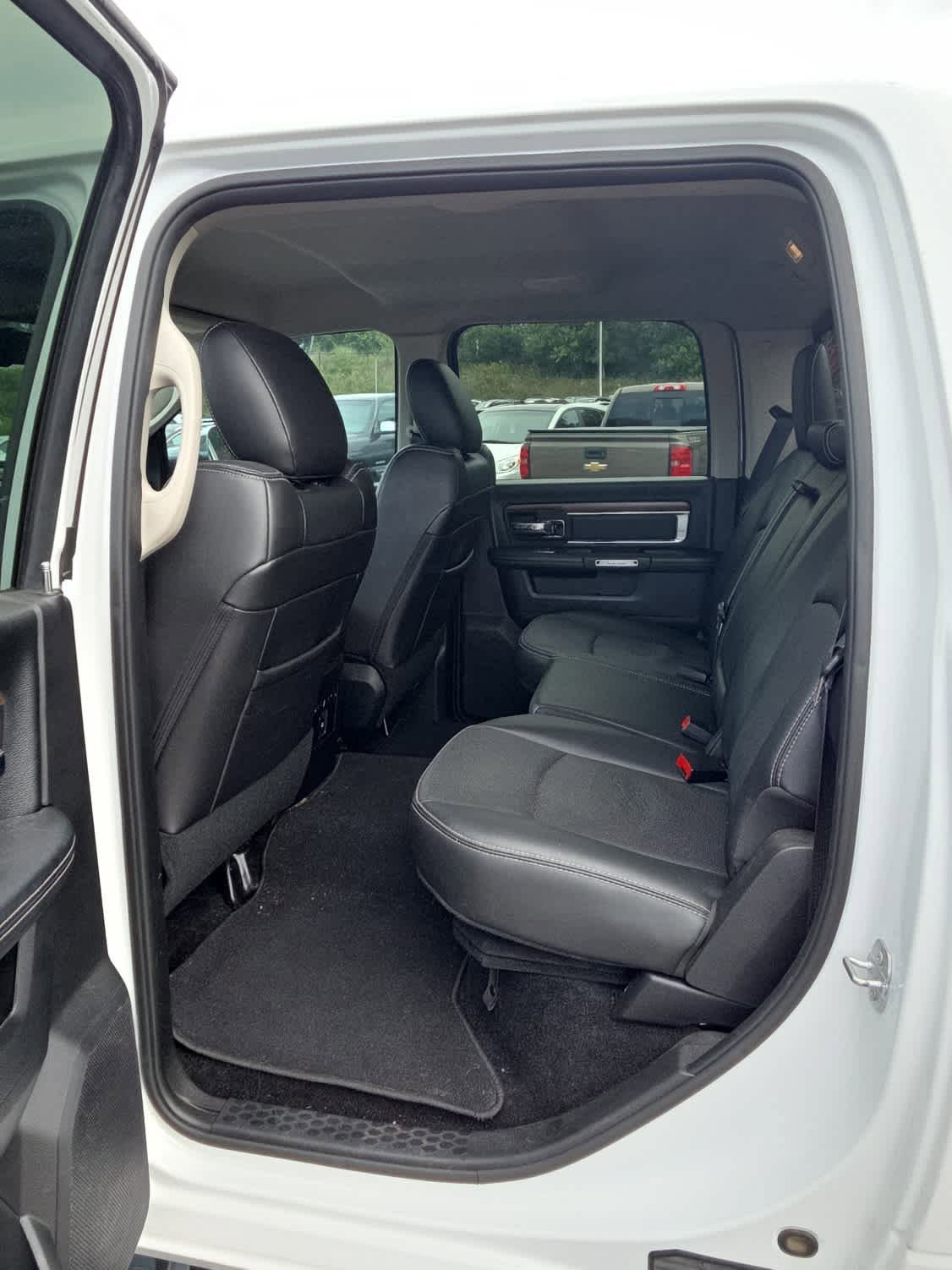 2016 Ram 3500 Laramie photo 6
