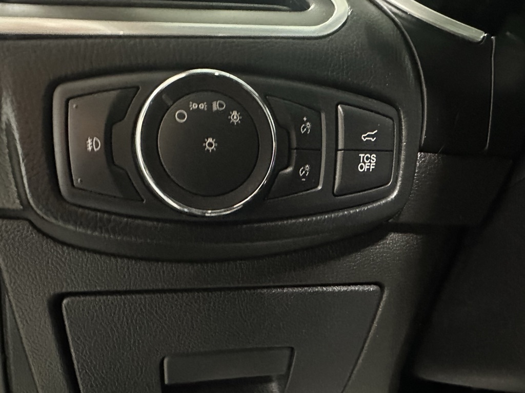 2019 Ford Edge Titanium photo 16