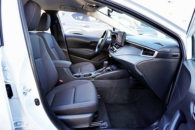 2024 Toyota Corolla LE photo 10