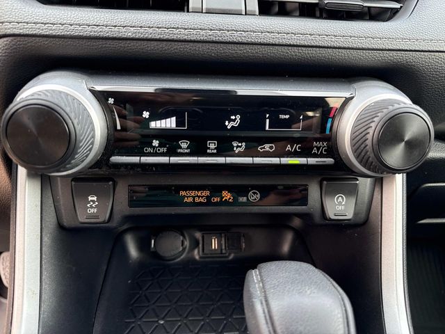 2022 Toyota RAV4 LE photo 23