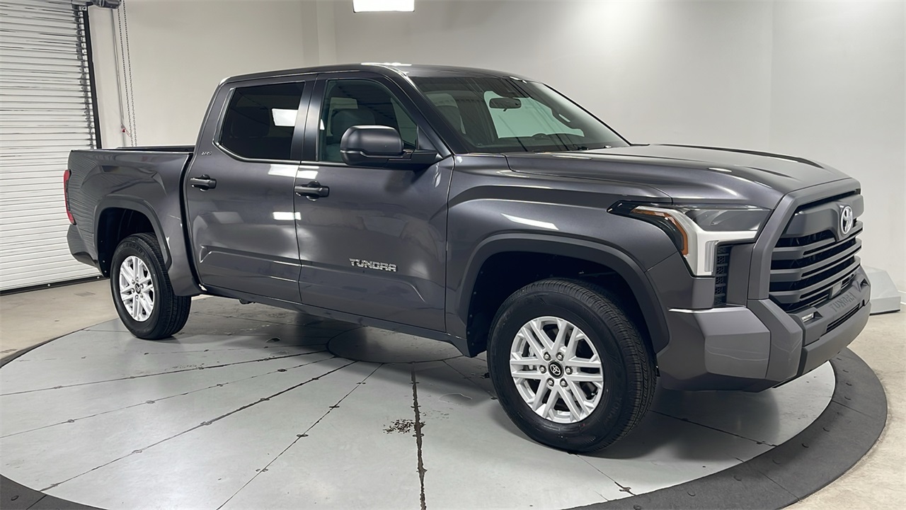 2025 Toyota Tundra SR5 photo 3