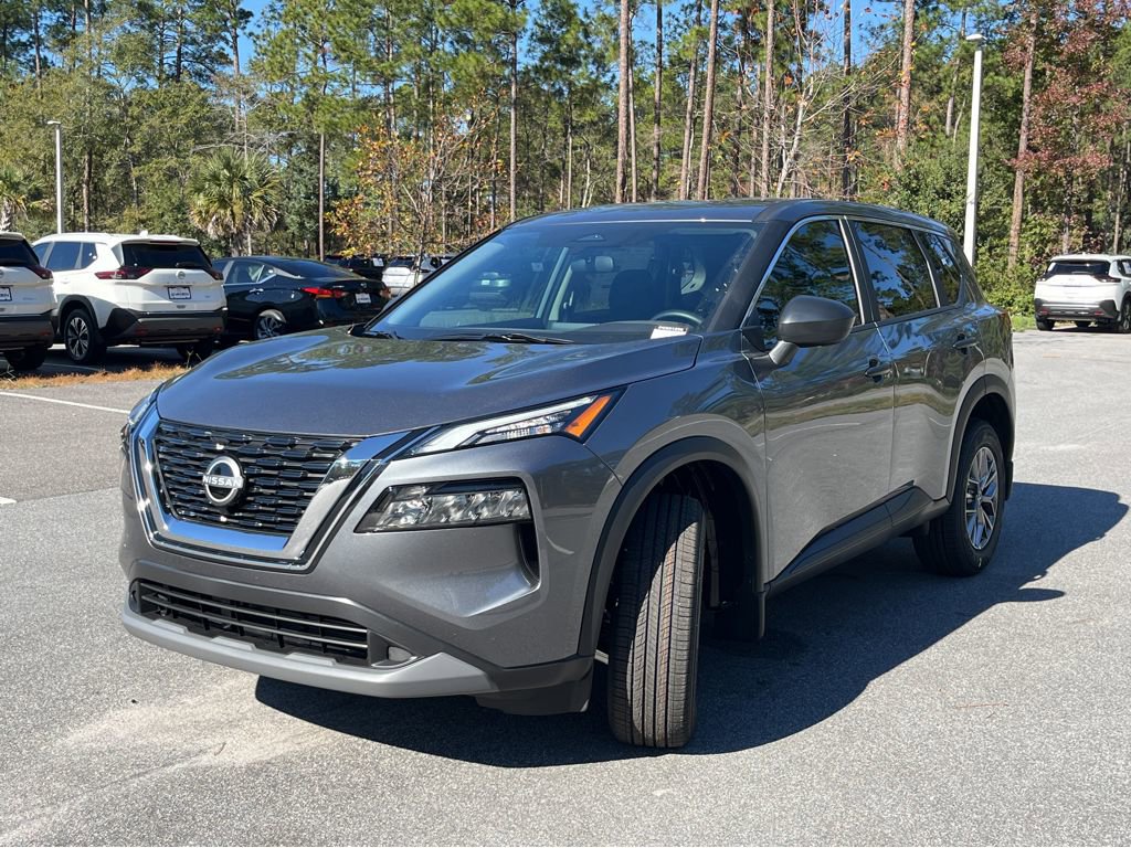 2023 Nissan Rogue SV photo 4