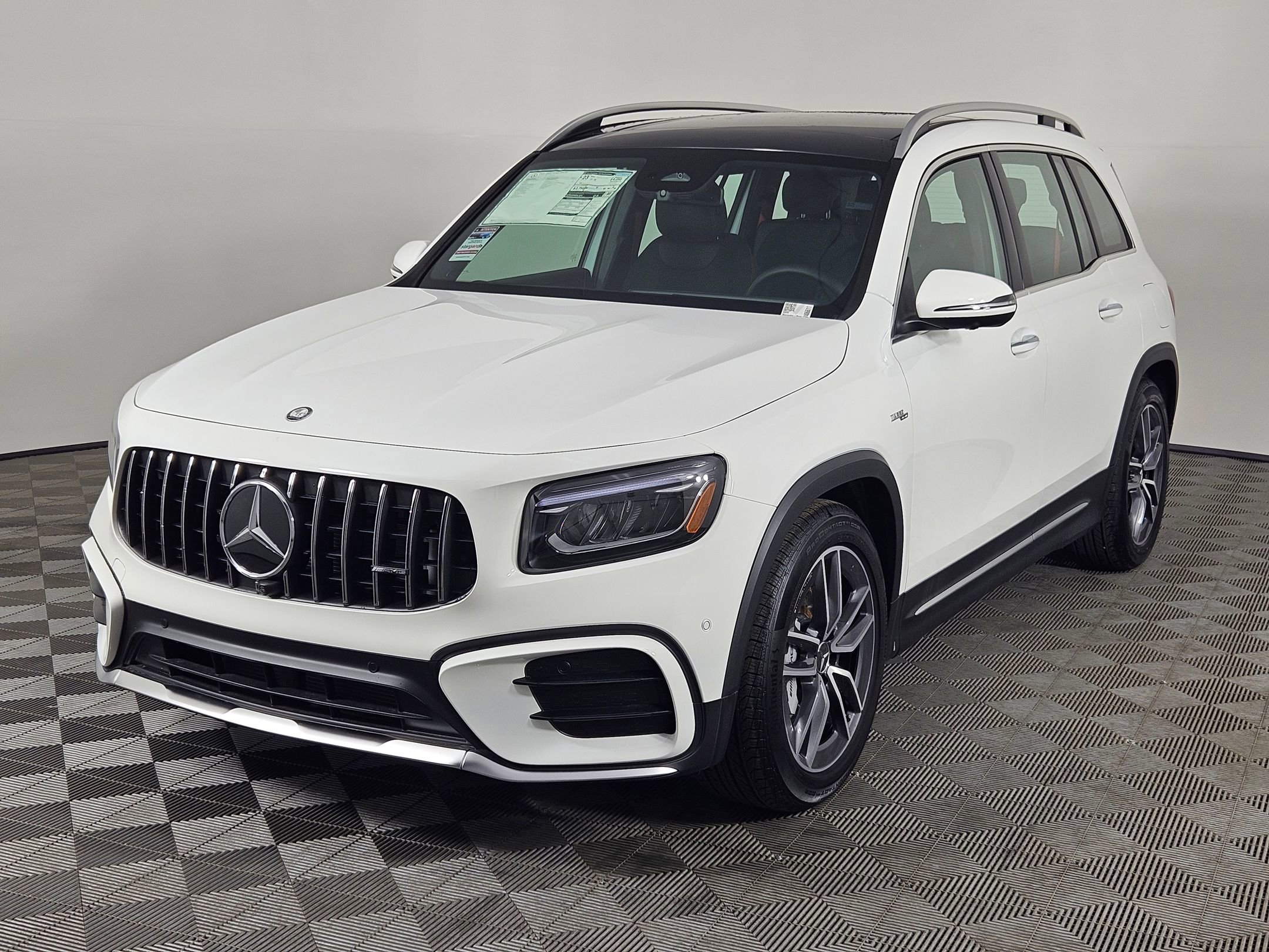 2025 Mercedes Benz GLB AMG 35 4MATIC photo 38