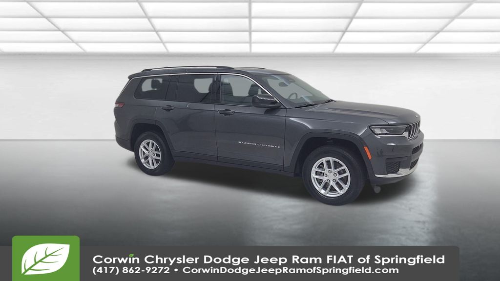 2023 Jeep Grand Cherokee Laredo photo 2