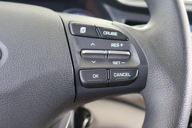 2020 Hyundai Elantra SEL photo 19