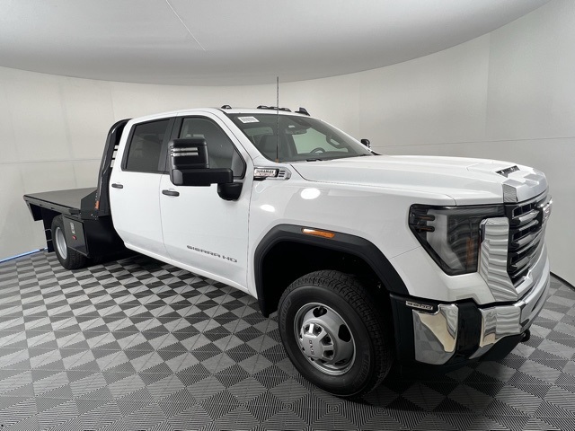 2026 GMC Sierra 3500 Chassis Cab Pro's photo