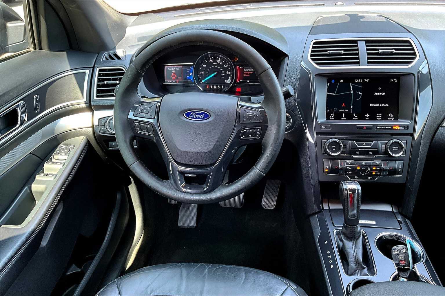 2017 Ford Explorer XLT photo 5