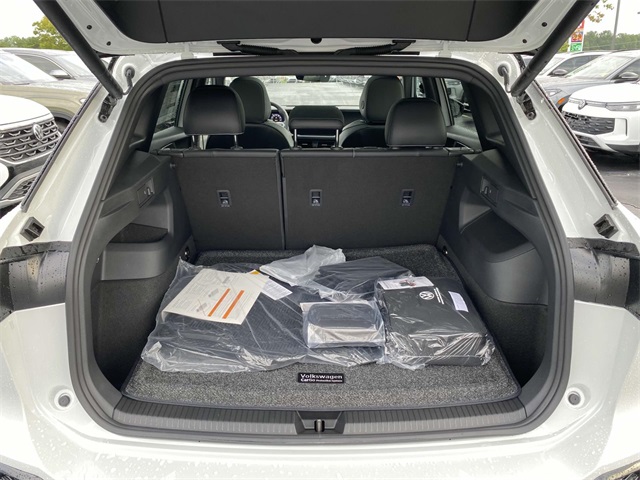 2025 Volkswagen Tiguan SE R-Line Black photo 8