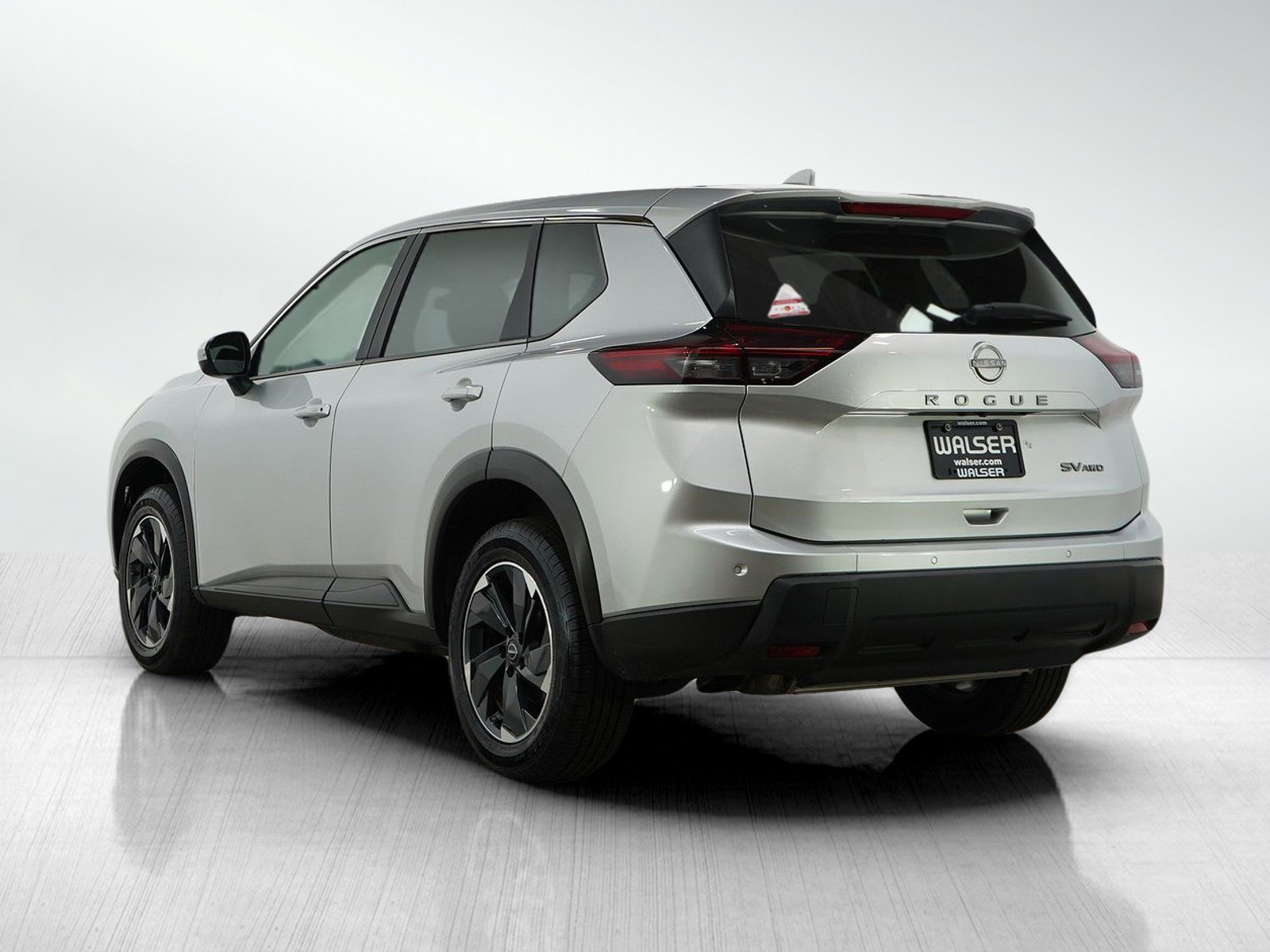 2024 Nissan Rogue SV photo 2
