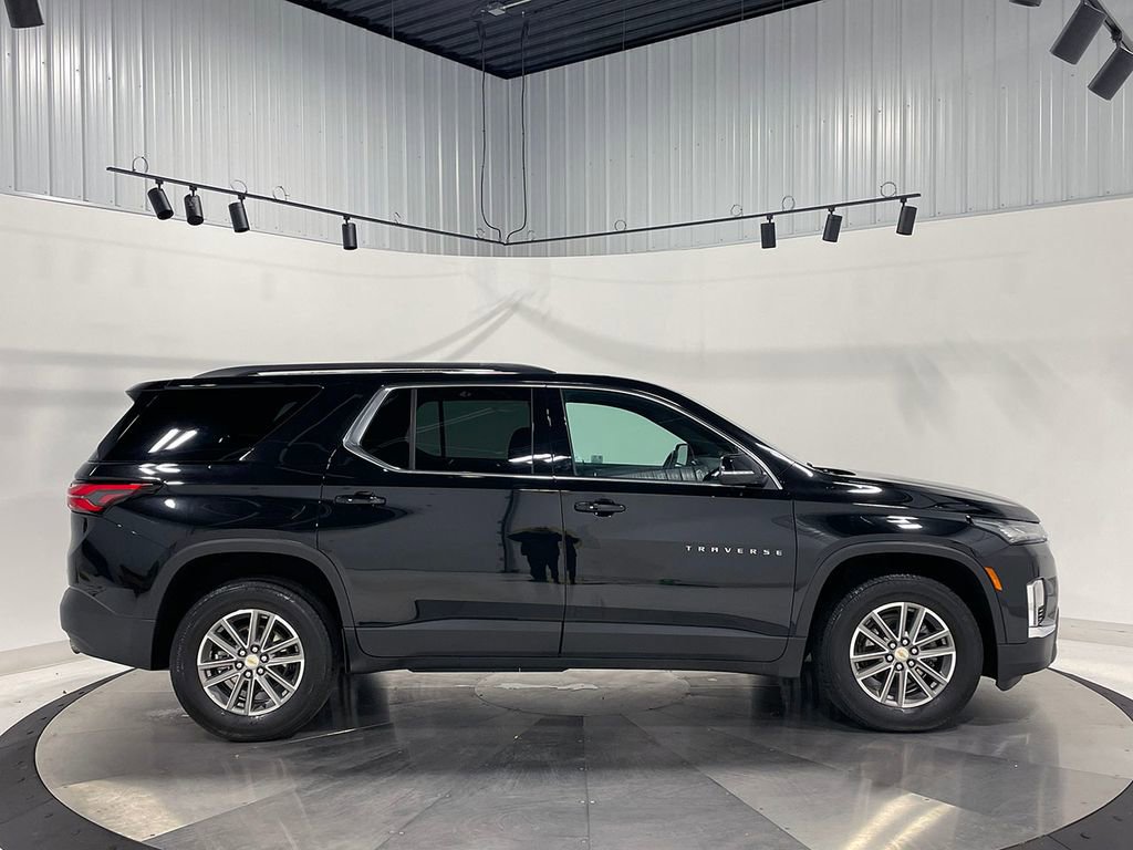 2023 Chevrolet Traverse Cloth photo 3