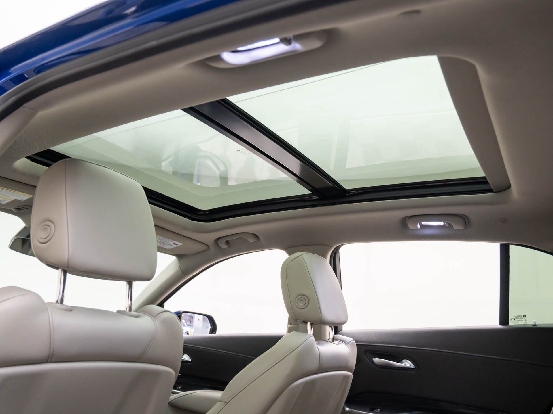 2023 Cadillac XT4 Premium Luxury photo 9