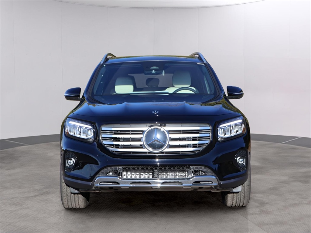 2026 Mercedes Benz GLB 250 4MATIC photo 2