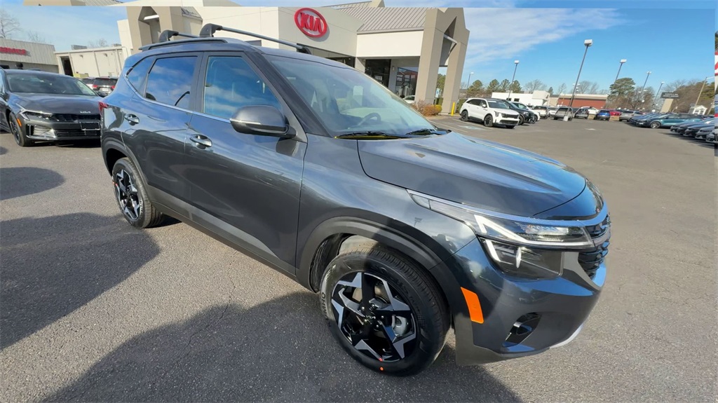 2025 Kia Seltos EX photo 2