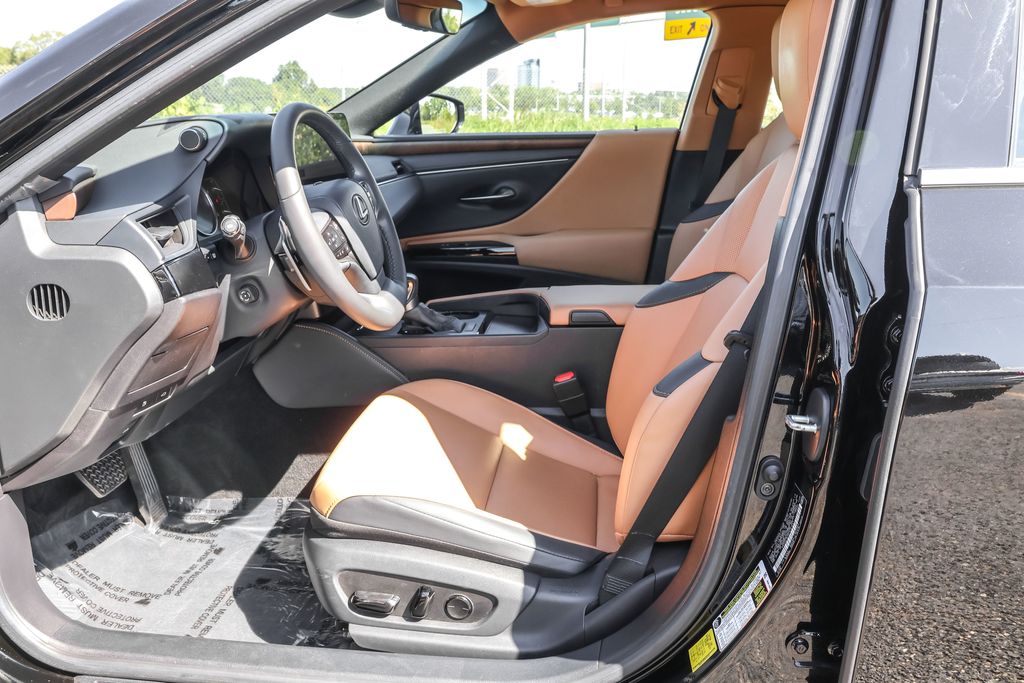 2023 Lexus ES 350 photo 3