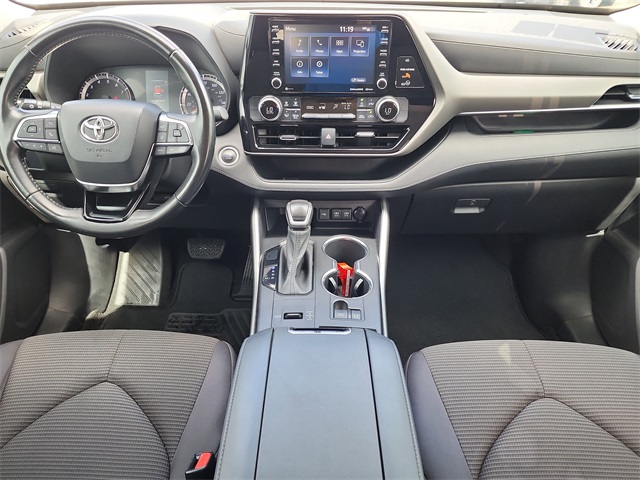 2021 Toyota Highlander LE photo 20
