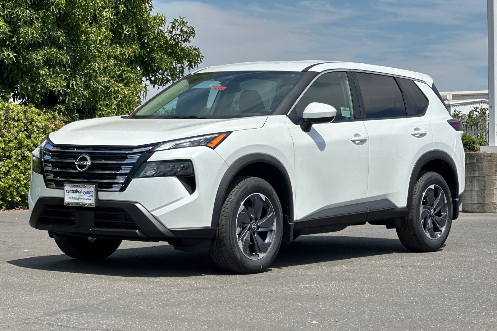 2026 Nissan Rogue SV photo 7