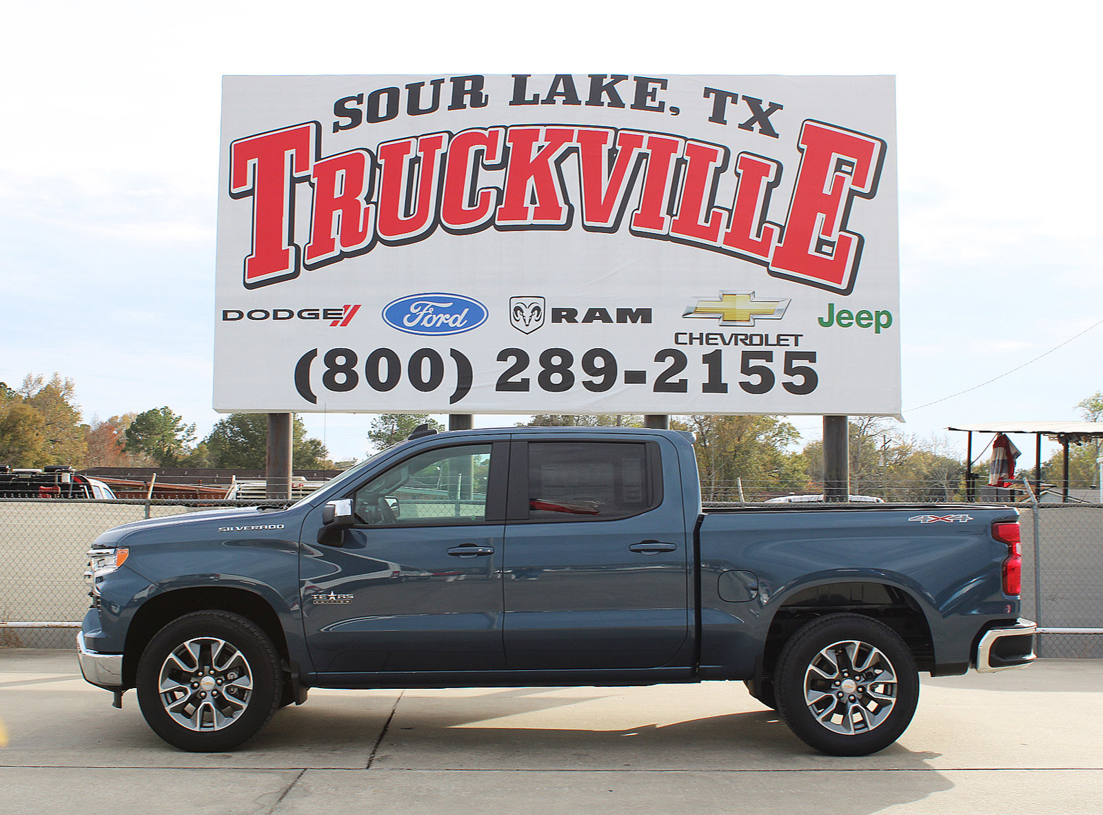 New 2024 Chevrolet Silverado 1500 LT Crew Cab in Sour Lake 13349