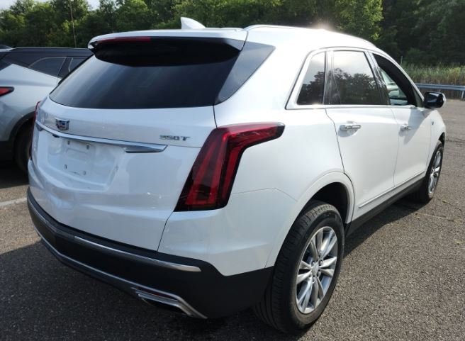 2022 Cadillac XT5 Premium Luxury photo 2