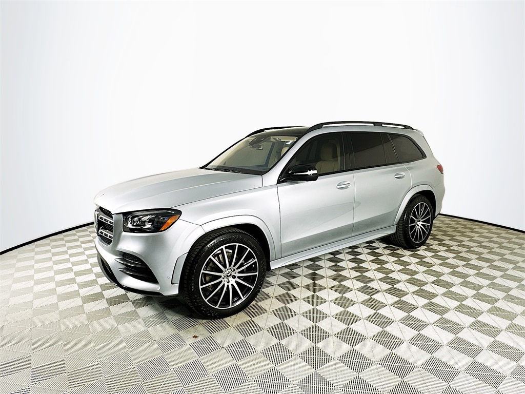 2023 Mercedes Benz GLS 450 4MATIC photo 3