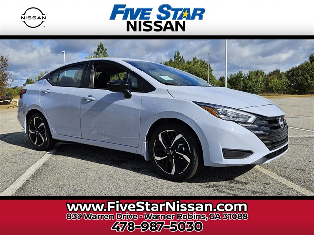 2025 Nissan Versa Sedan SR's photo
