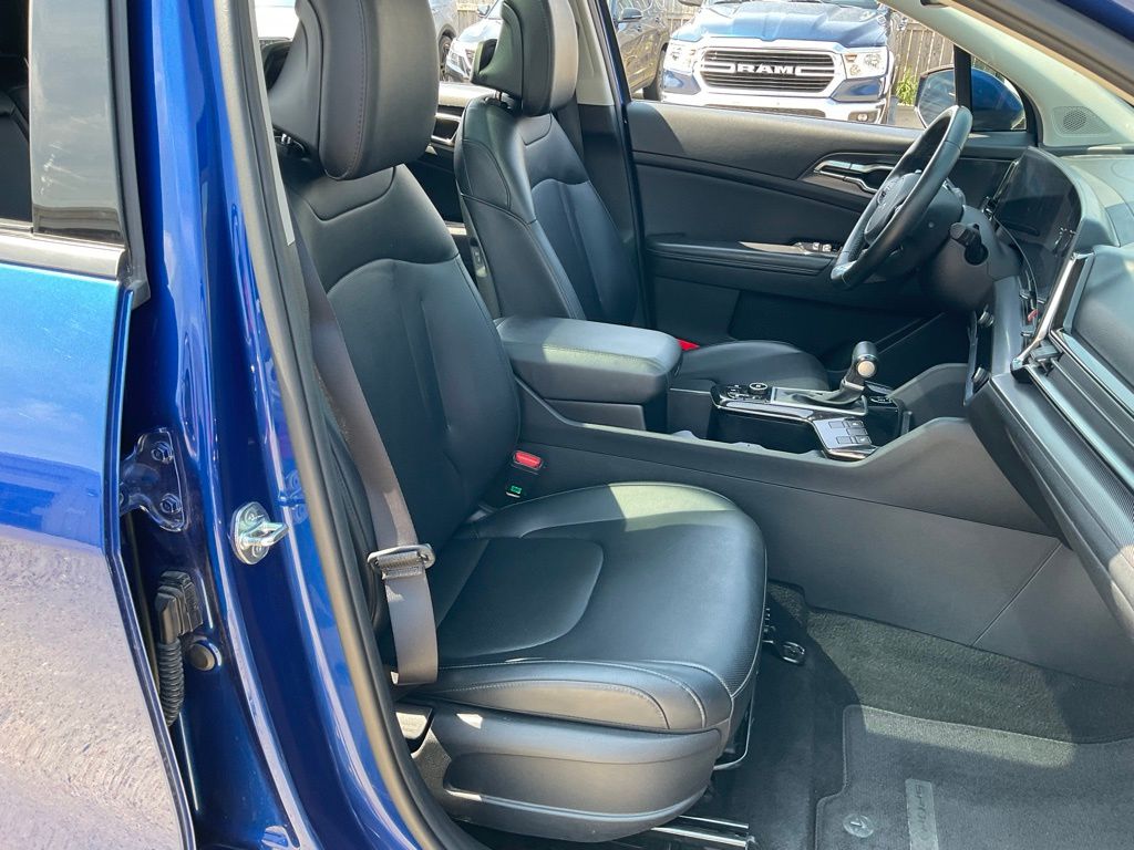2024 Kia Sportage SX photo 22