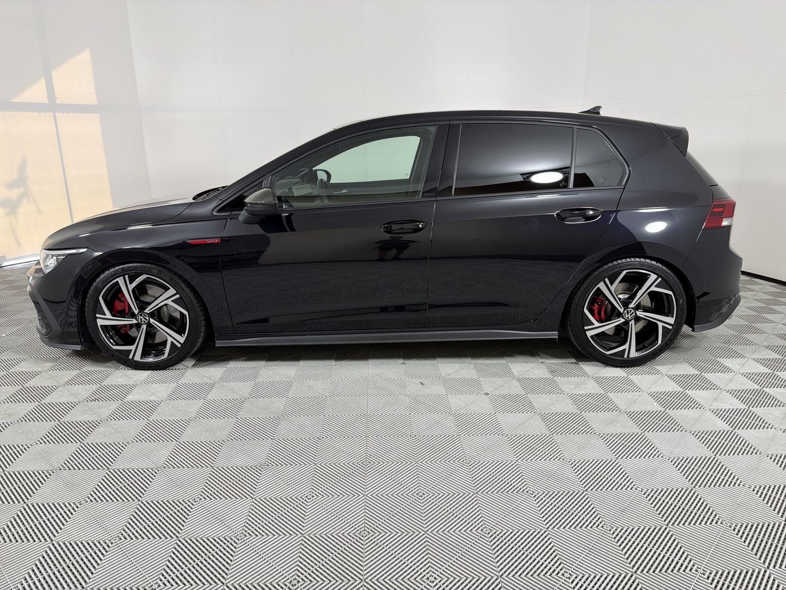 2024 Volkswagen Golf GTI SE photo 2