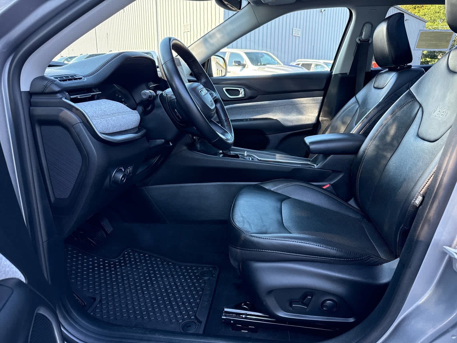 2022 Jeep Compass Latitude Lux Altitude photo 7