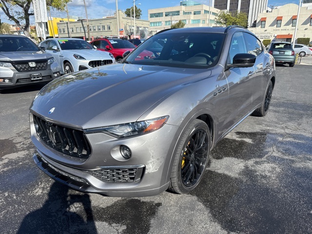 2022 Maserati Levante GT photo 2