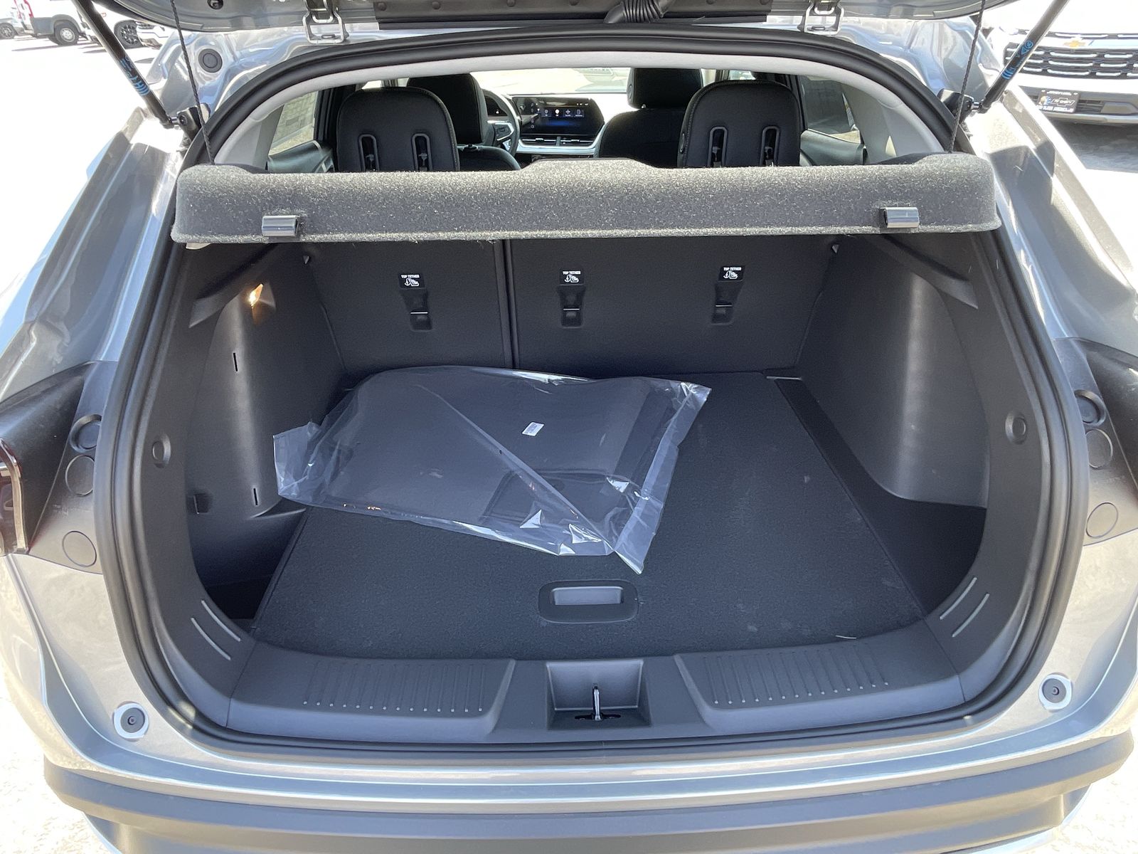 2025 Chevrolet Trax LT photo 25