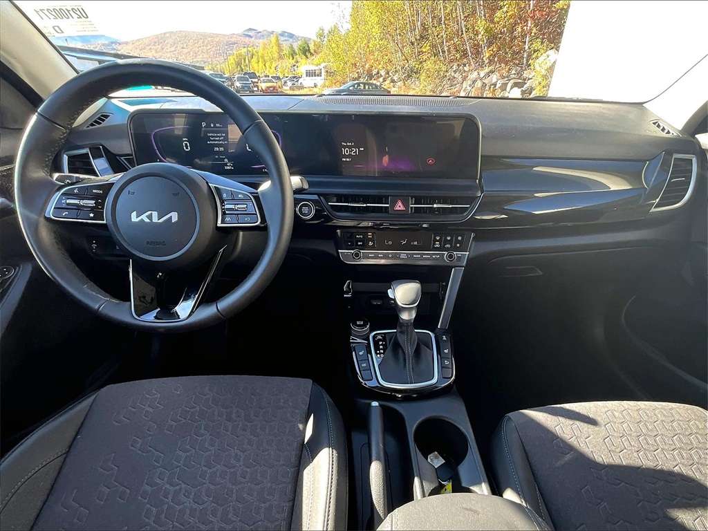 2025 Kia Seltos S photo 20