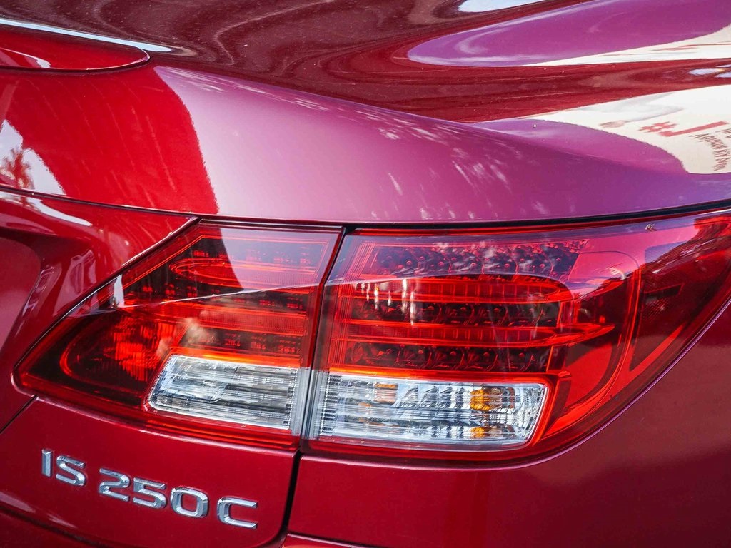 2015 Lexus IS 250 photo 9