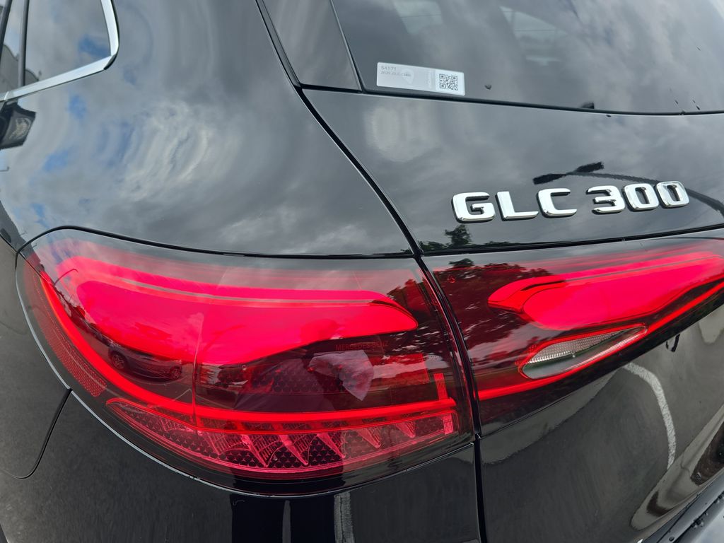 2025 Mercedes Benz GLC 300 photo 31